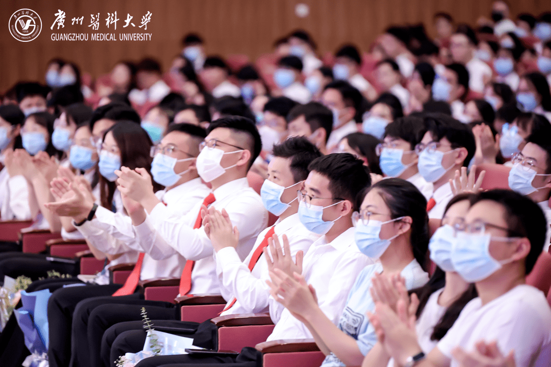 关于败北引发热议！，浓眉哥在TES比赛中持续失利观众掌声雷动的信息