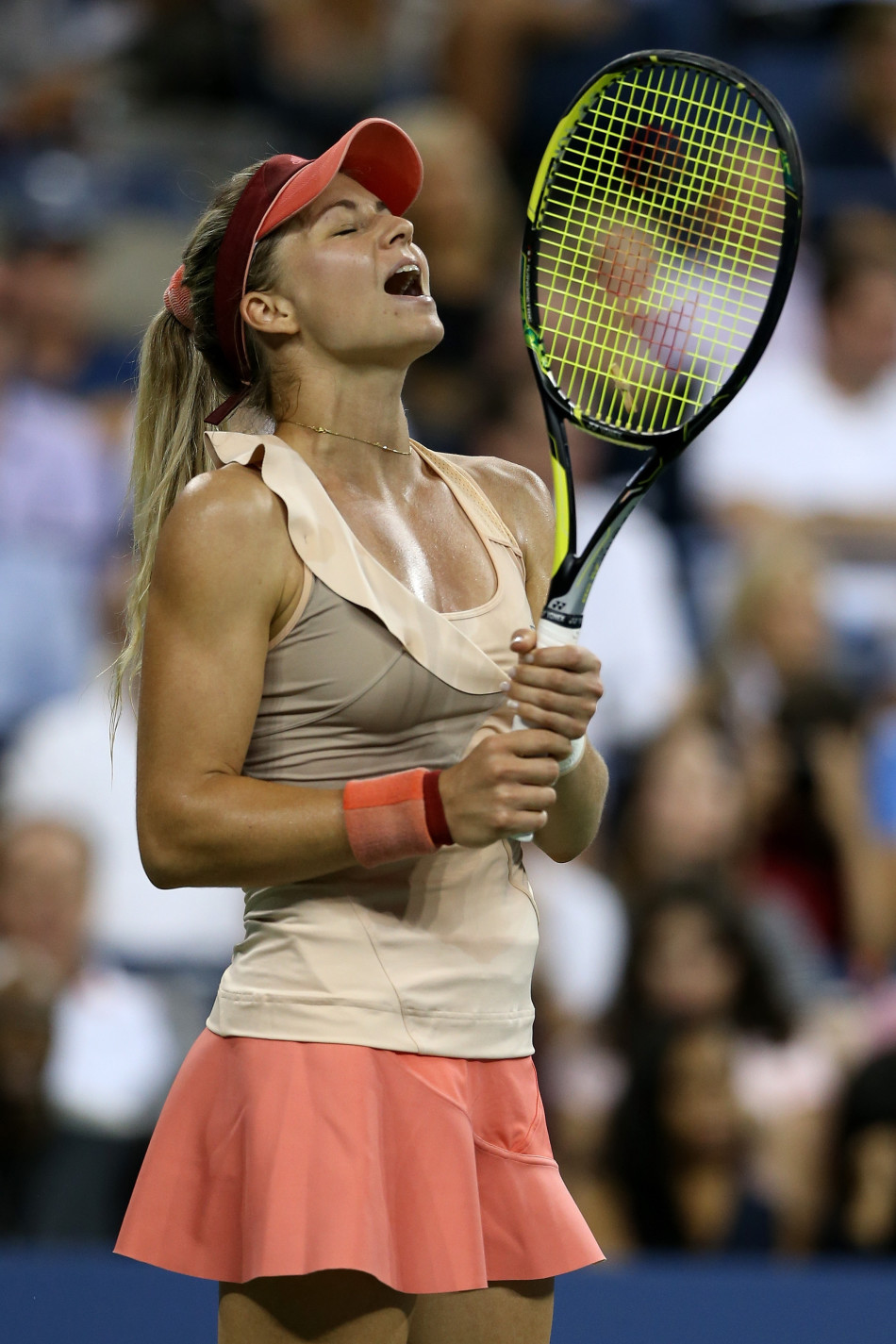 最后时刻胜出首场状态出色，勇士观众沸腾！，莎拉波娃重返赛场赛场气氛高涨的简单介绍