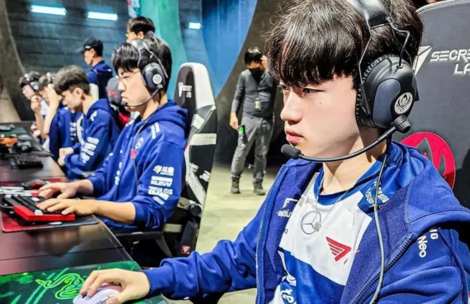 Faker爆冷击败曼联，精彩发挥引爆全场！的简单介绍